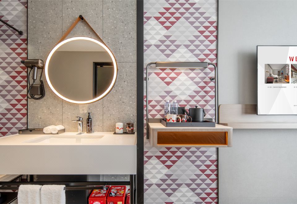 標準大床房〔智能客控+智能投屏+零壓床墊〕