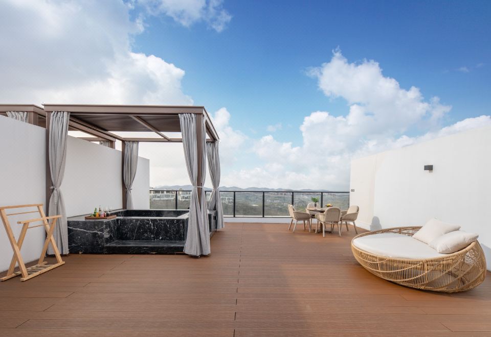 Yixing Inlong Narada Resort HotelYunqi · Duplex Villa One-Bedroom