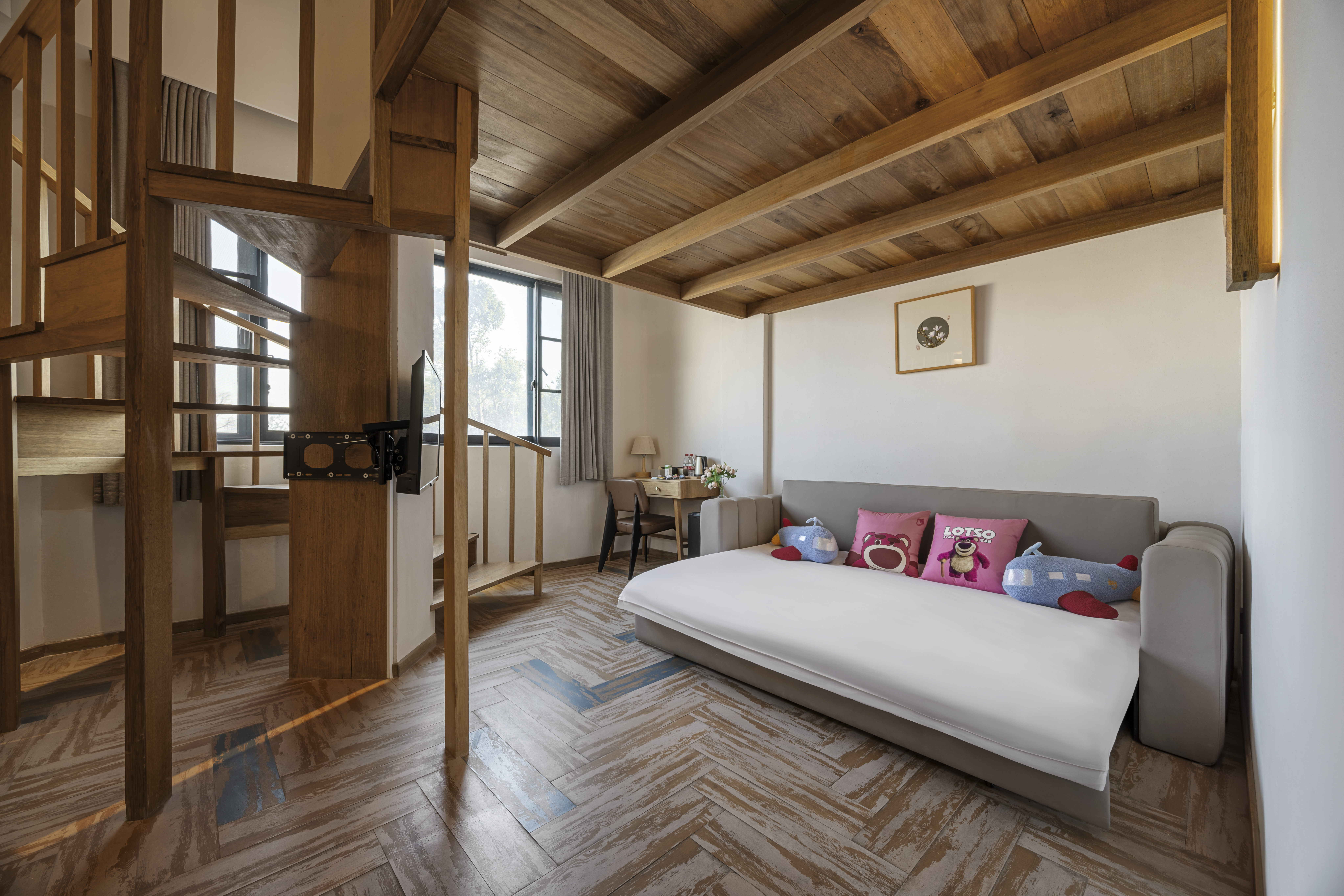 花园复式家庭套房（动静分区+高品质沙发）