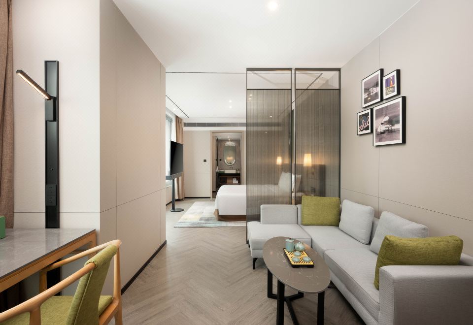 开放式套房（开放式客厅+超大落地窗开阔景观）