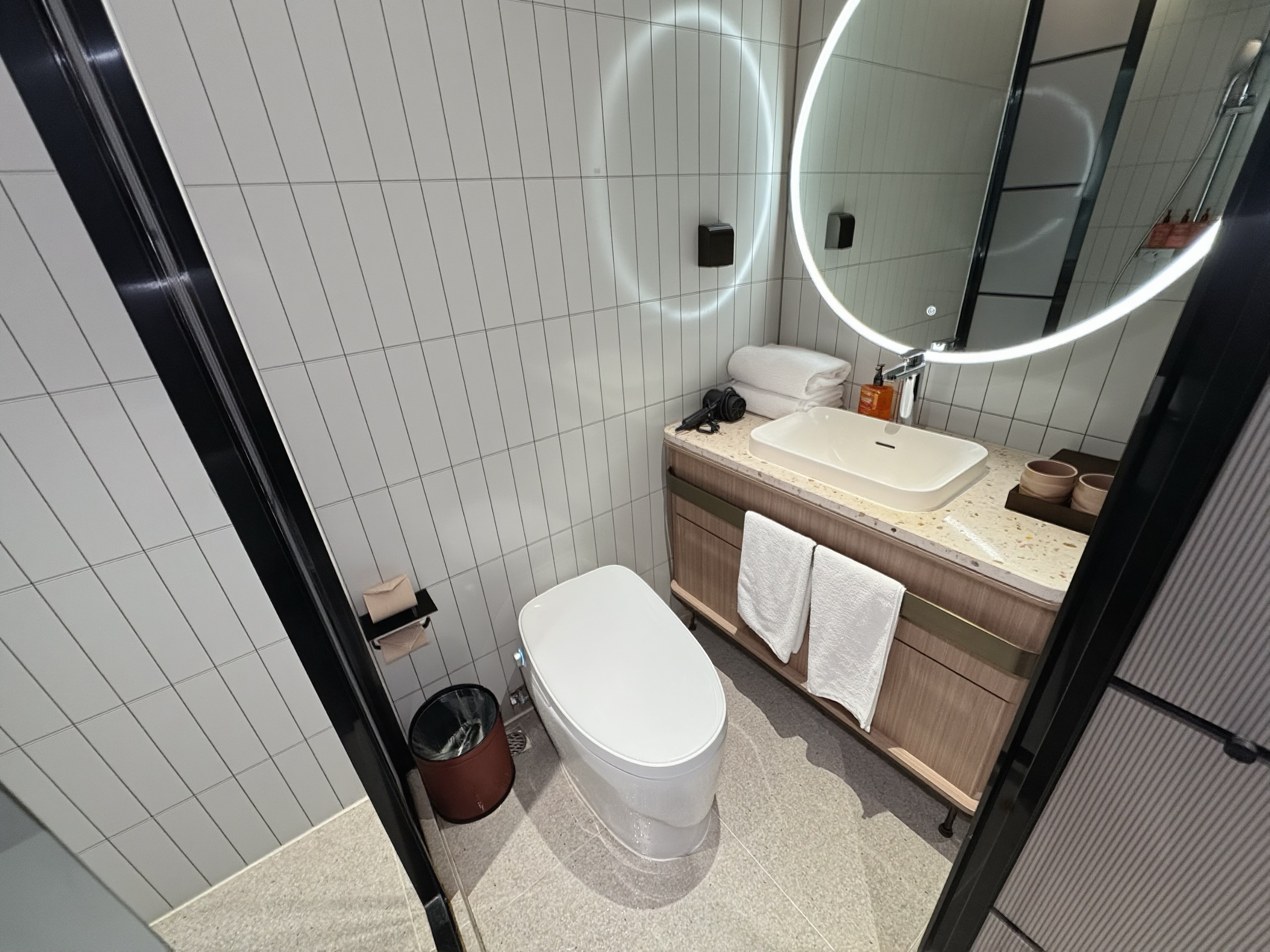 亲子房（65寸投屏电视＋冰箱+好眠床垫）