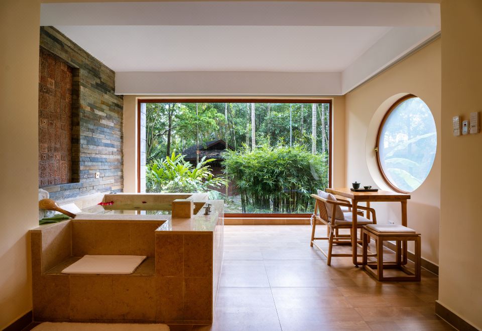 Narada Resort & Spa Qixian MountTinglan Villa Twin Room (Floor-to-Ceiling Glass + Rainforest View + Hot Spring Entry)