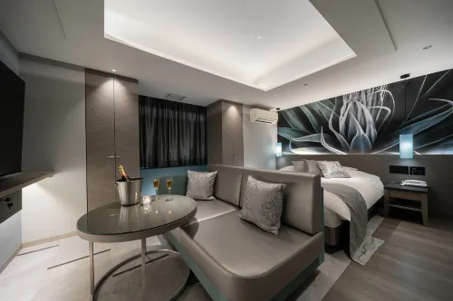 HOTEL AO (Adults Only)