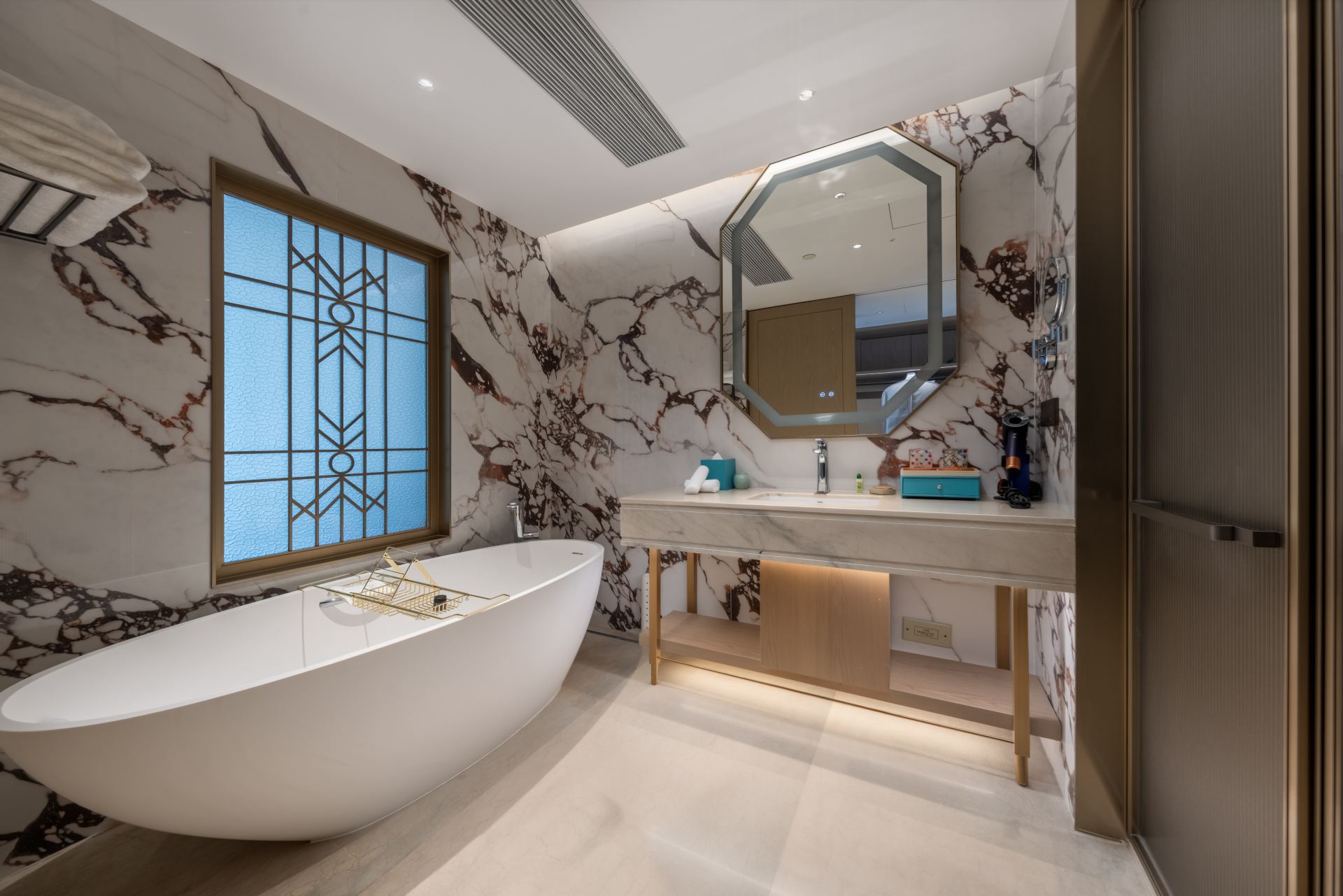 Xing Lan Family Room