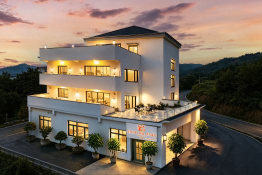 Backpacker's Home · Lita · Hostel