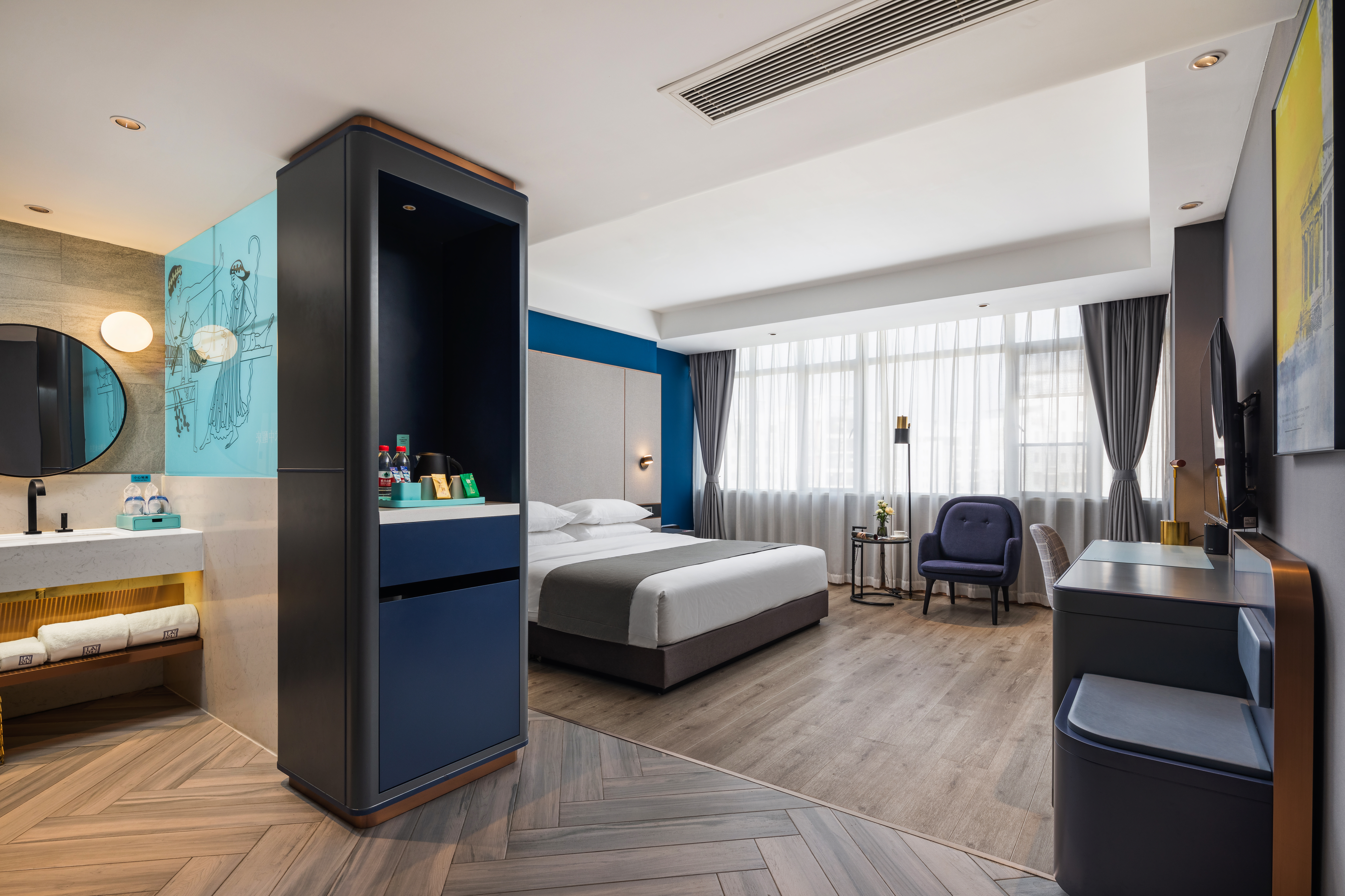 行政智能大床房丨办公桌椅+静谧好眠+特大床