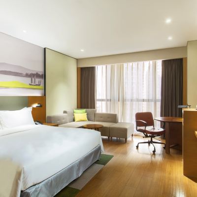 City Walk高層大床房｜津沽夜色｜超大衞生間,雙洗手盆 天津融僑套房假日酒店優惠