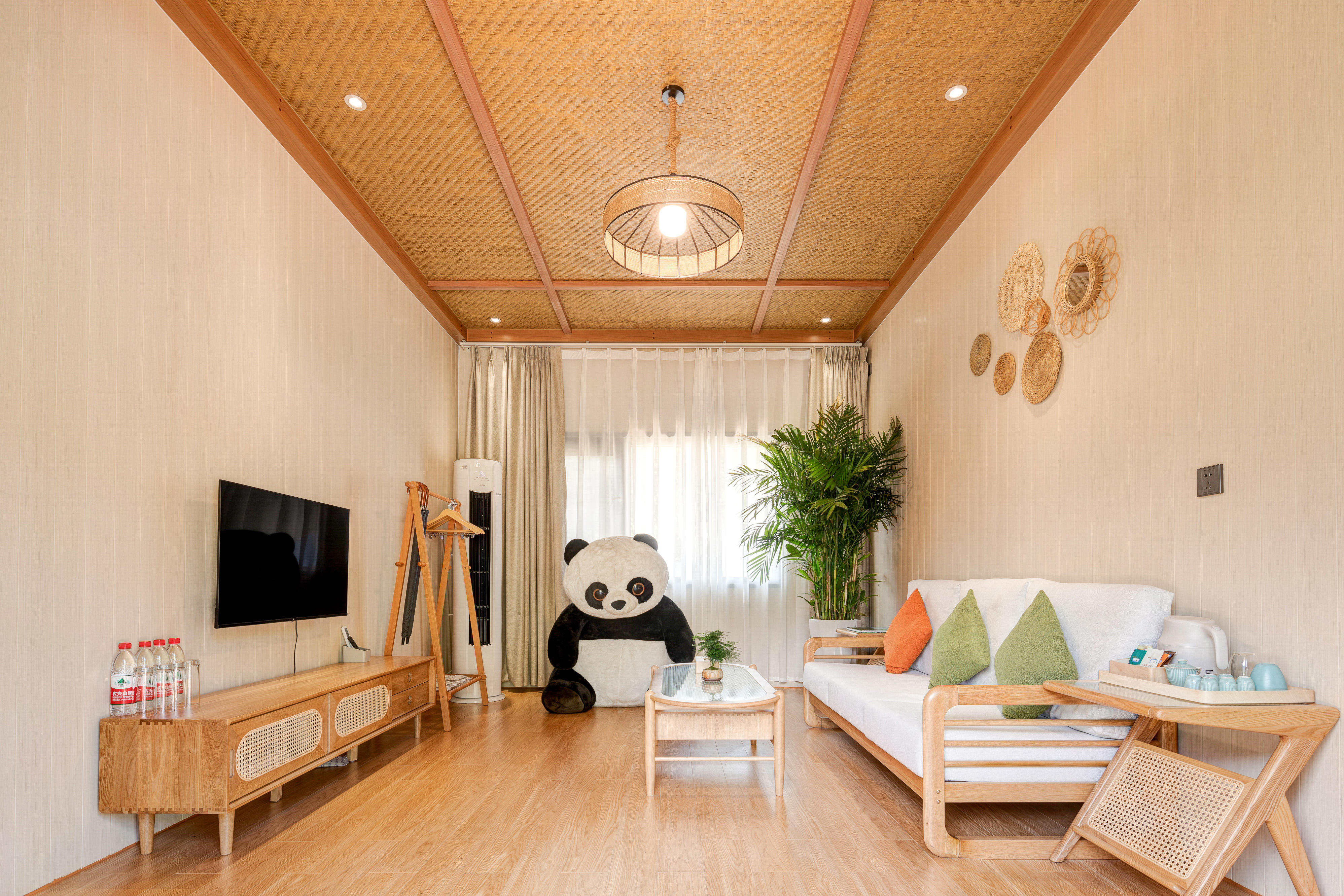 远山家庭大床房+小童玩具+智能系统