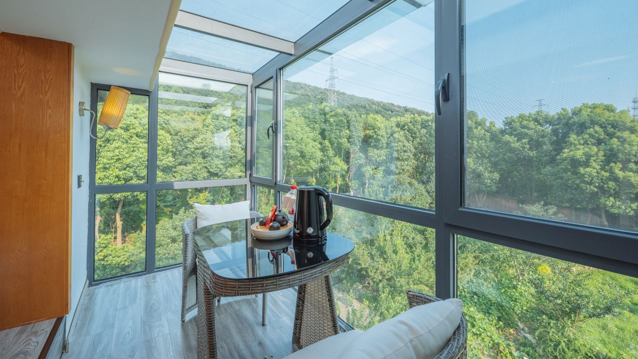 观星-阳台榻榻米大床房