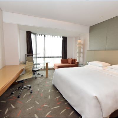 高級行政大床房 中山永安新城皇冠假日酒店優惠