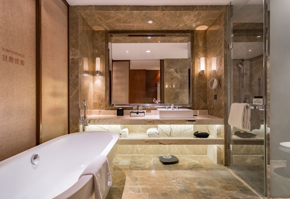 度假尊享大床房（全景明窗+会客沙发+私享熨烫机）