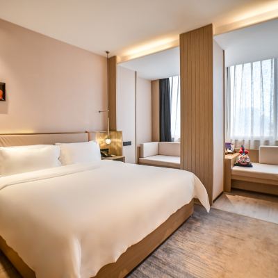 標準大床房 | 帶沙發 索特來·旋宮飯店（佛山祖廟嶺南天地店）優惠