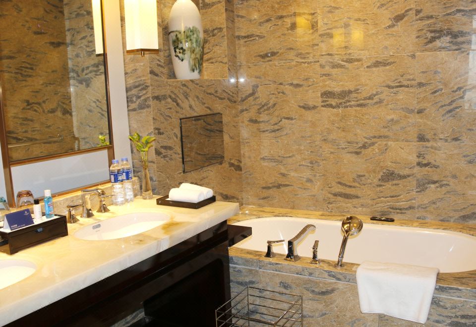 董事套房（独立会客厅+独立双卧）