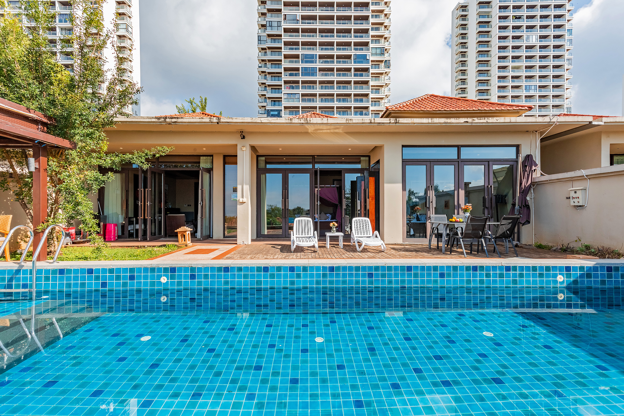 湖景私家泳池别墅·两卧