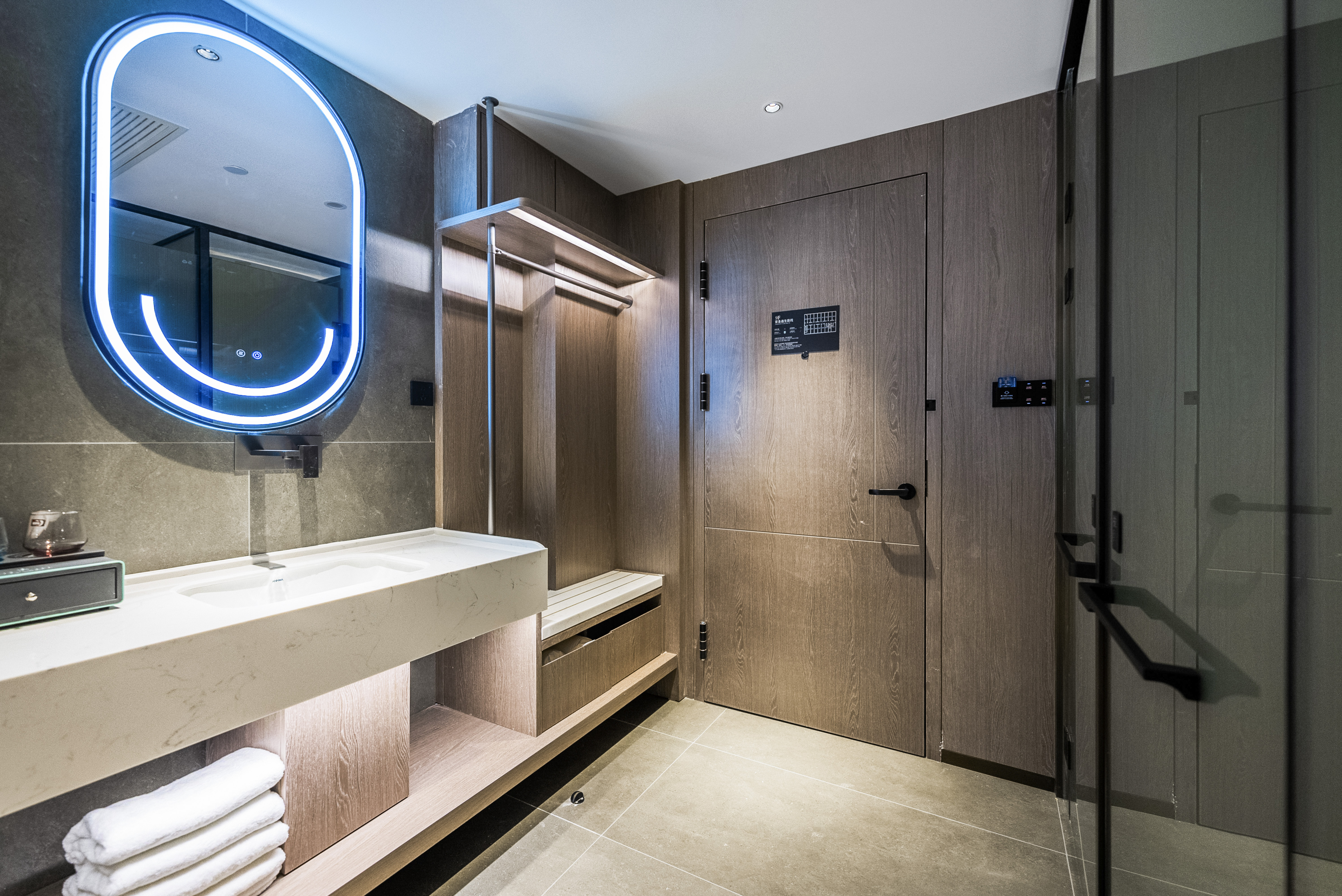 雅致城景双床房｜语音客控&森林氧吧&落地窗&零压床垫