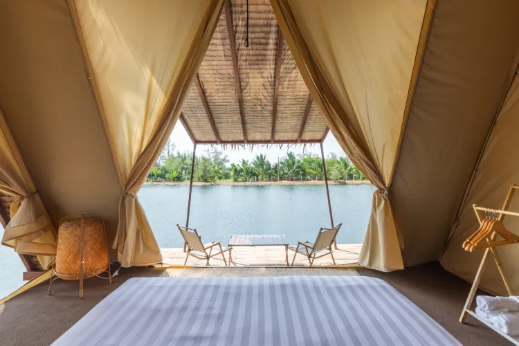 Glamping Nest (ติดทะเลสาบ)
