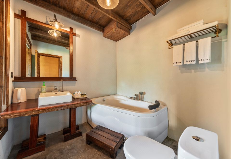 Shuiyong Jinjiang HotelGuestroom - 4-Person Occupancy (Multiple Beds)