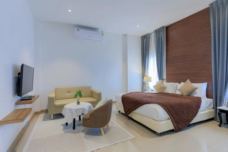 1-Bedroom With Shared Kitchen