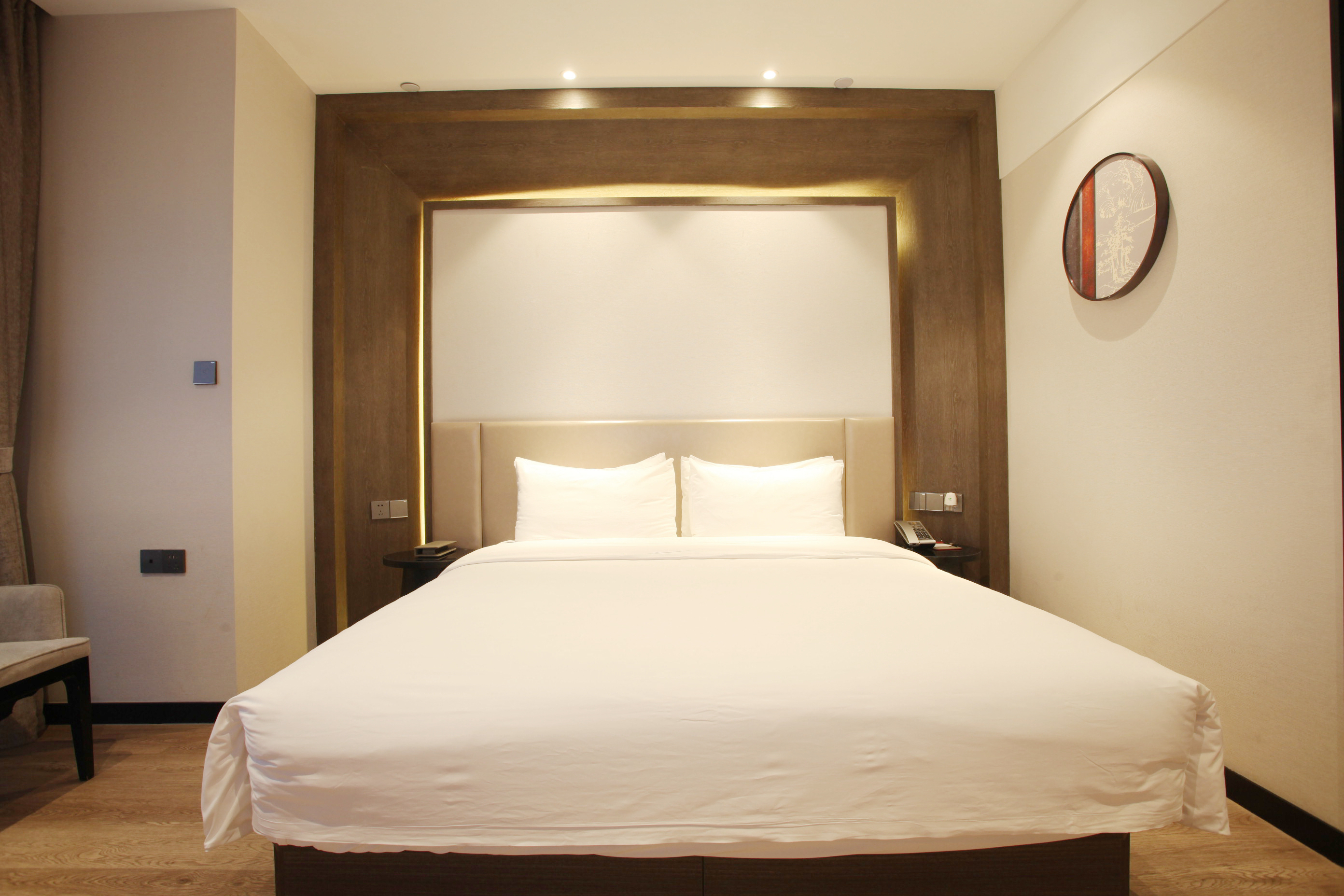 豪华大床房（荞麦护颈枕+全景飘窗）