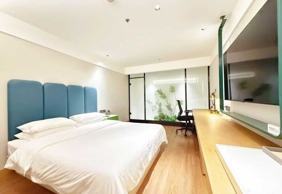 靜謐大床房 （65寸高清投屏）