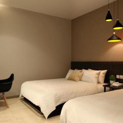Family King And Queen Room With No Window Non Smoking The Square Hotel Promo Code