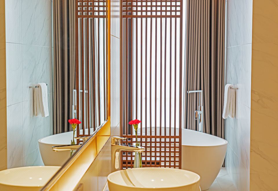 尊贵花园海景大床房