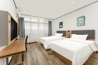 Ginza Jiayi Light House Hotel (Linyi Yingbin Road Rongsheng Shopping Center)