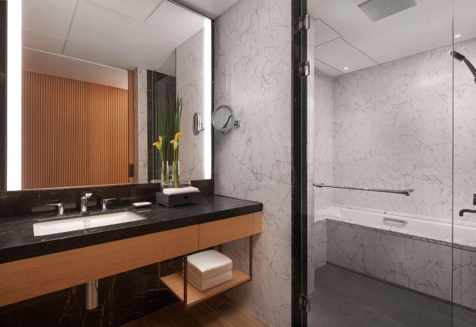 Hyatt Regency HengqinKaiyue Family Two-Bedroom Interconnecting Suite