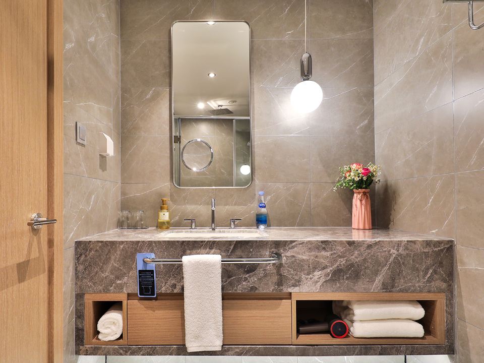 商务大床房（迷你吧+手机投屏+智能客控）