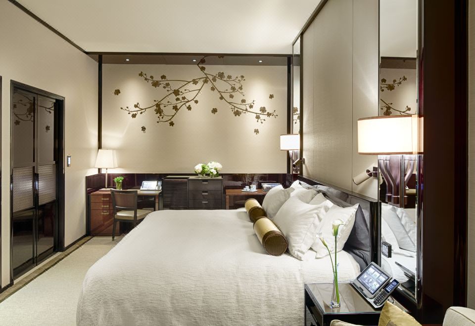 豪華中庭大床房