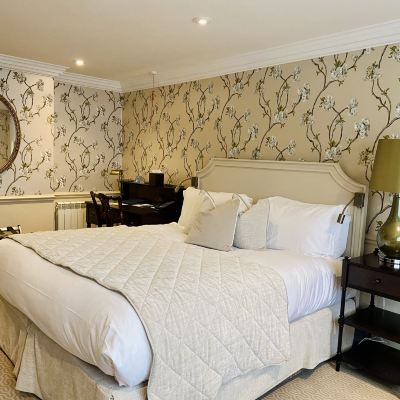 Traditional Accessible Ellenborough Park Promo Code