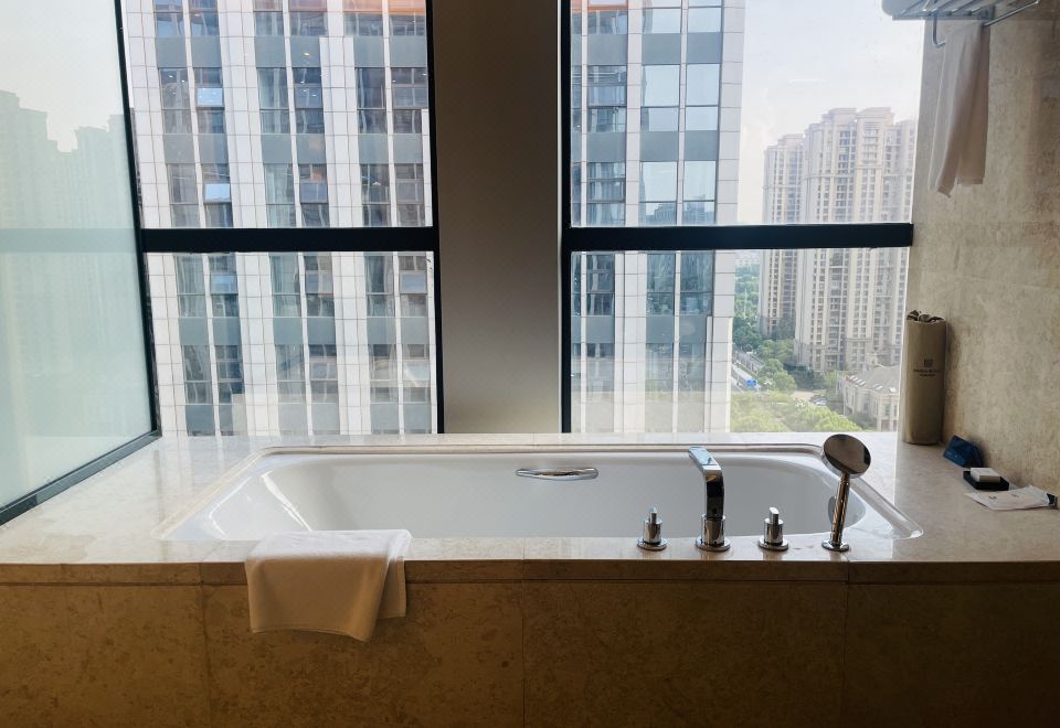 豪華套房（獨立會客廳+超大主衞+獨立客衞+杜比音響）