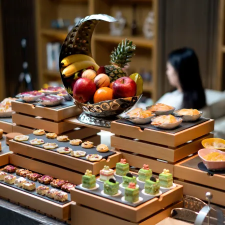Daqing Royal Maple Hotel (Saltu Dawn Lake Shop ) Отели в г. Дацин