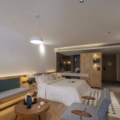 【留白|雪山私湯温泉大床房+全屋地暖+小度智能+乳膠床品+智能馬桶+私湯泡池+直觀貢嘎雪山 鸞喜·隱山民宿（海螺溝店）優惠