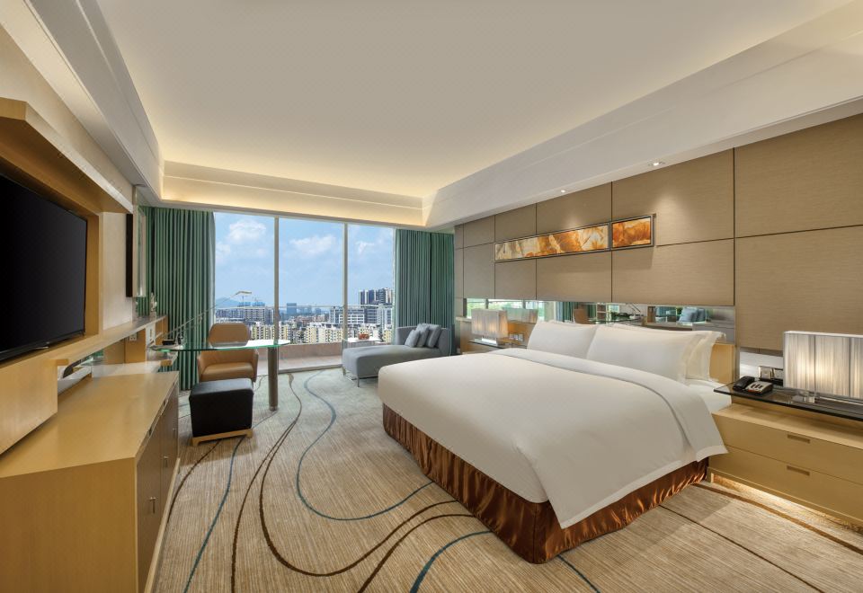 Royal Garden Hotel DongguanDeluxe Montain-view Queen Room(with balcony)