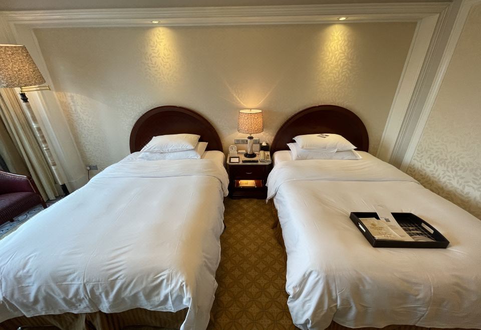 商務湖景雙床房