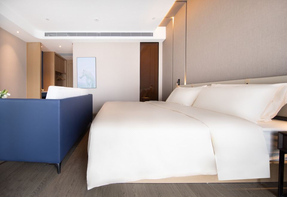 Atour Hotel Guangzhou  Railway South Station Vanke CenterJimu Room (Double Bed)(Screen Projection TV + Mini Fridge + Smart Toilet + Air Purifier)