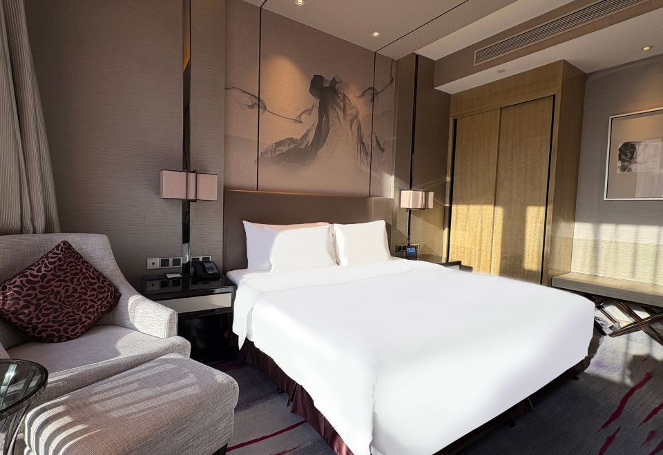 无障碍房（超宽门+辅助扶手）