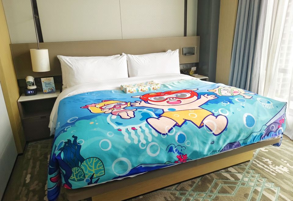 The Meixi Lake, Changsha Marriott Executive ApartmentsPig Hero Themed Room (Twin Beds)