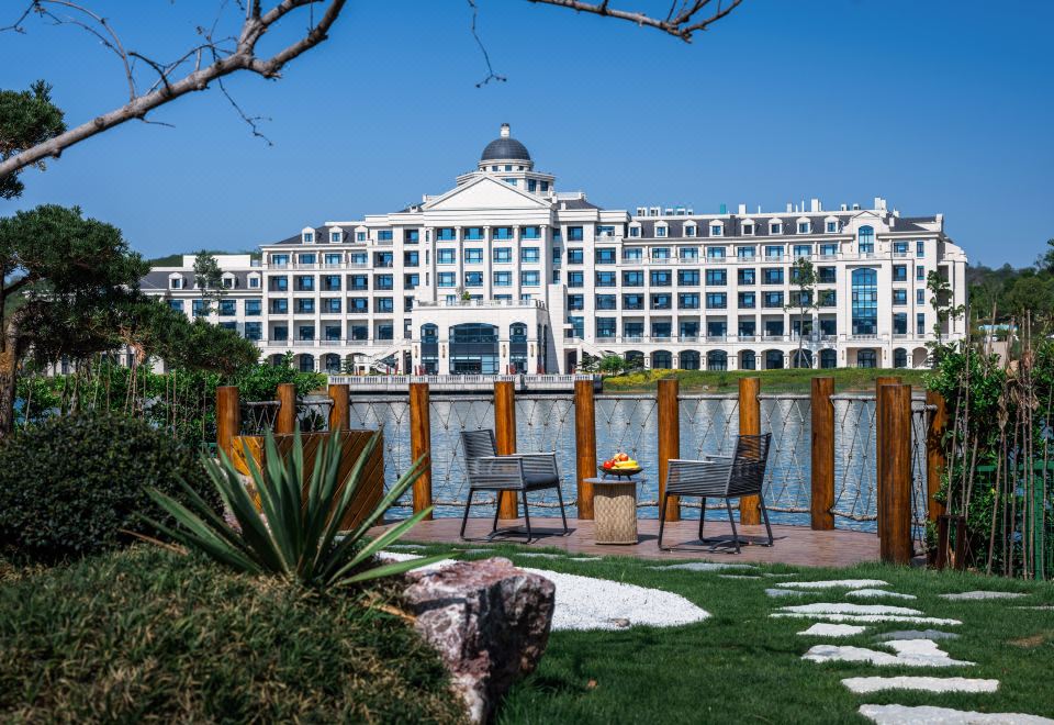 Yixing Inlong Narada Resort HotelCabin - 2-Room, Garden-View