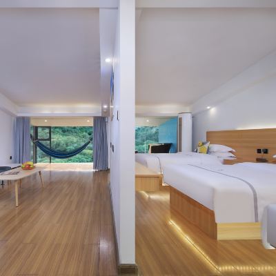 星宿·雲起湖景三人間套房【超大空間｜180°山景景觀】 悅宿水岸飯店（陽朔西街店）優惠