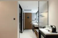 Longyan Avenue Wanbao Plaza Atour Hotel