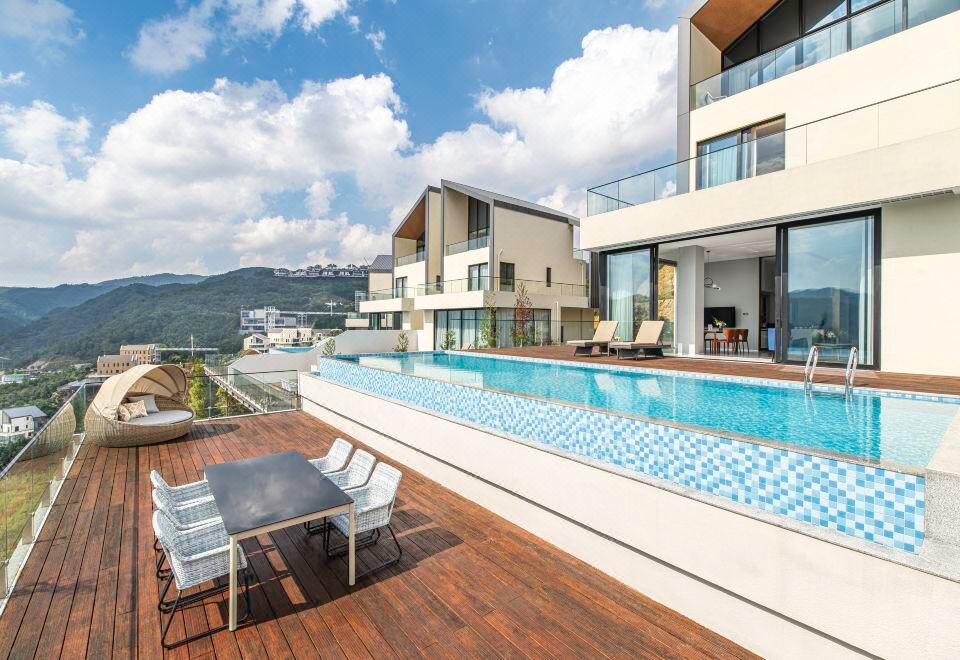 停云双卧泳池别墅