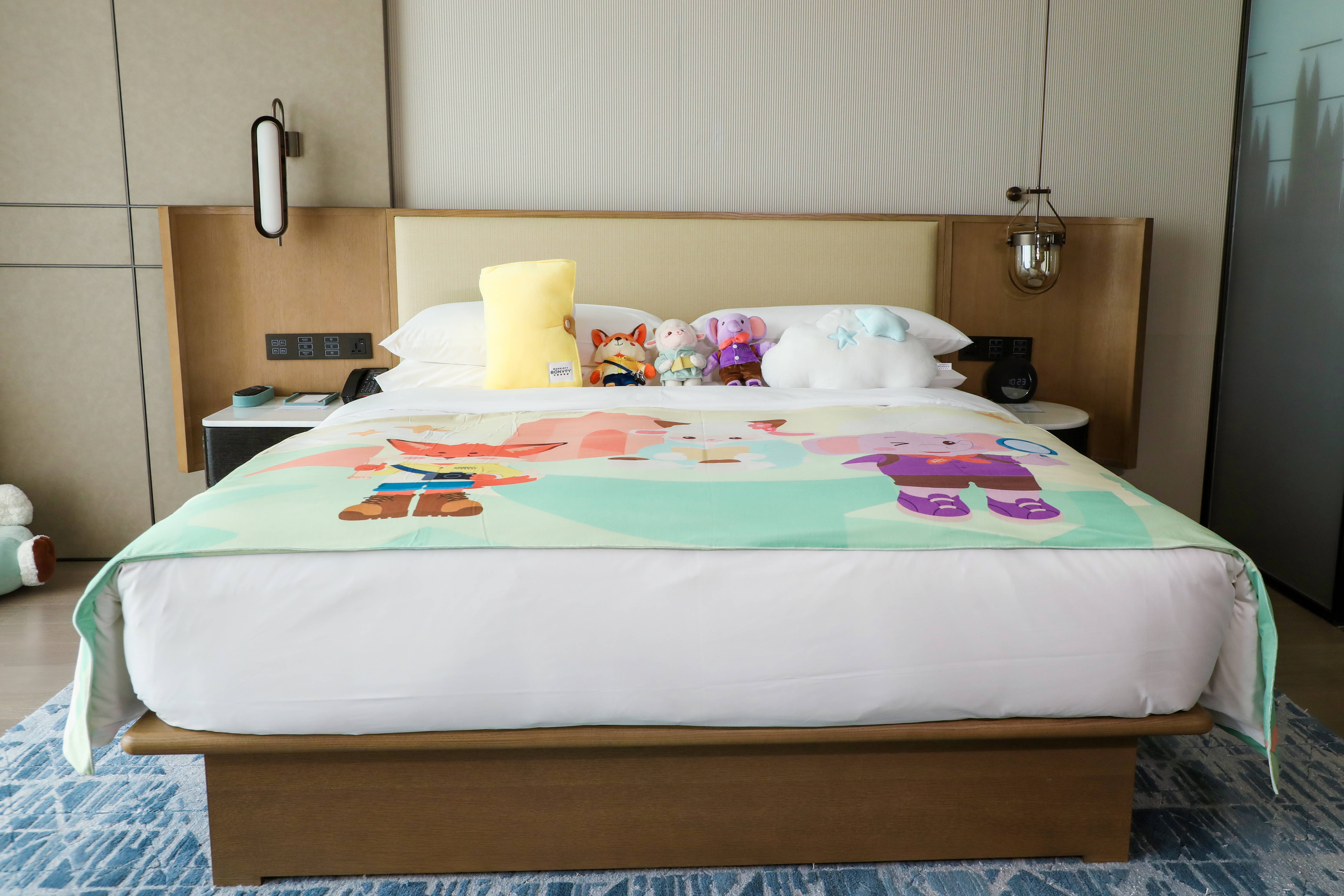 米娅的甜云密语主题大床房