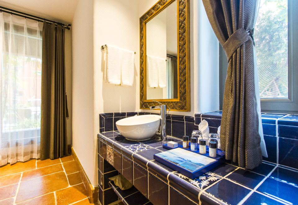 摩洛哥紅房別墅大床套房