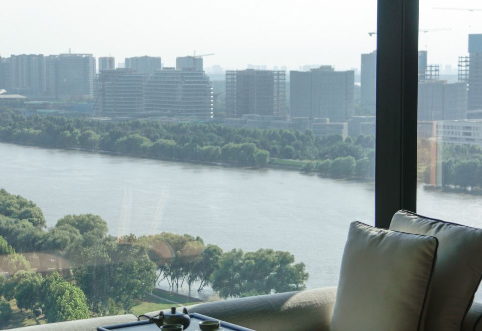 豪華庭園江景房