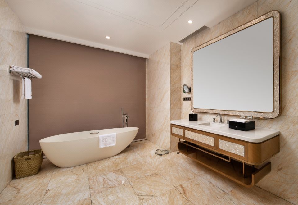 尊享大床房-全景落地窗-超大床-大浴室-深泡浴缸