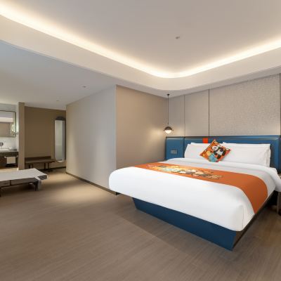 和頤家庭房（65寸投屏電視+梳化床） 和頤飯店（瀋陽故宮中街地鐵站店）優惠