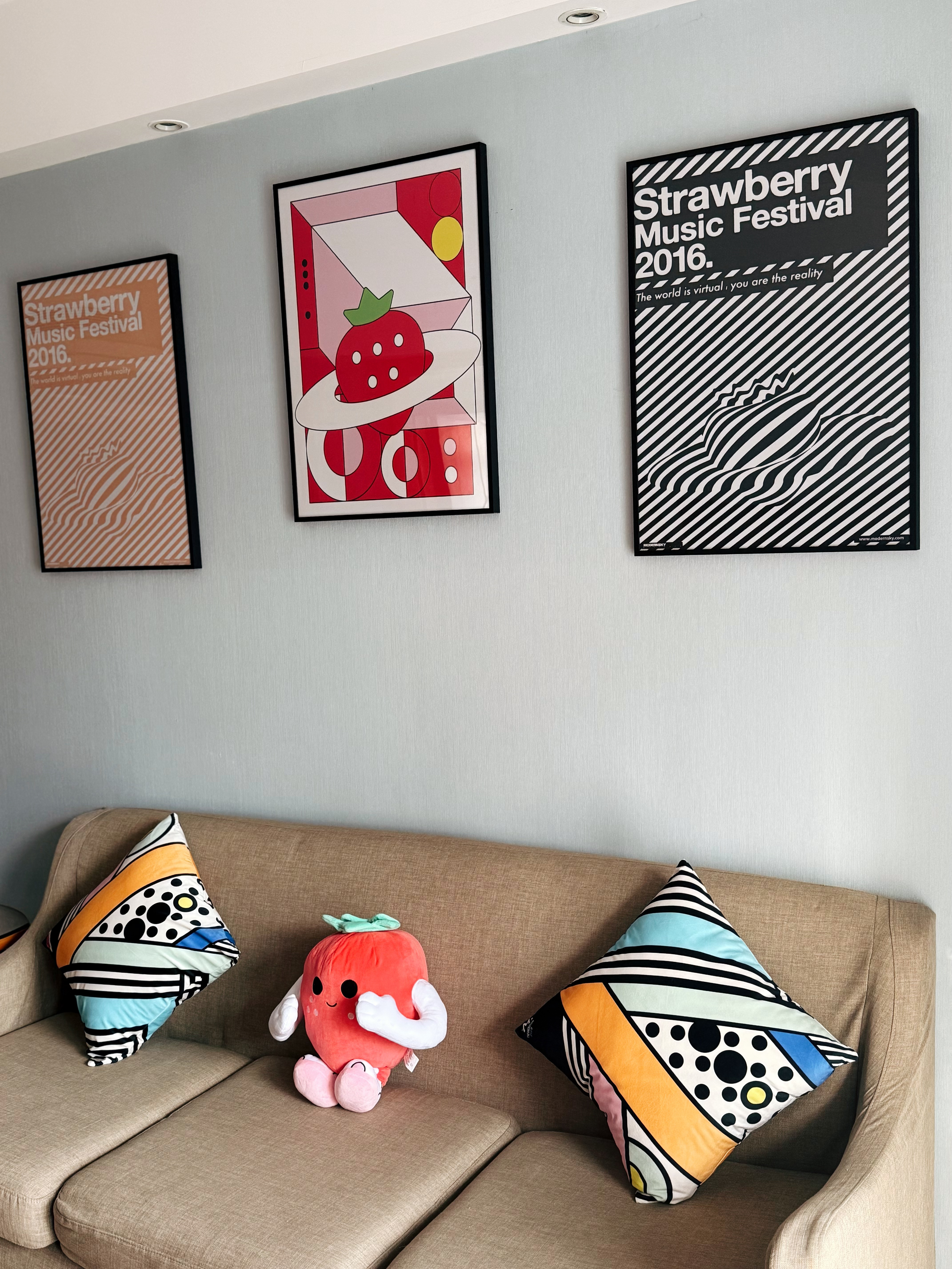 草莓主题两居室｜全景大阳台｜洗衣机｜全功能厨房