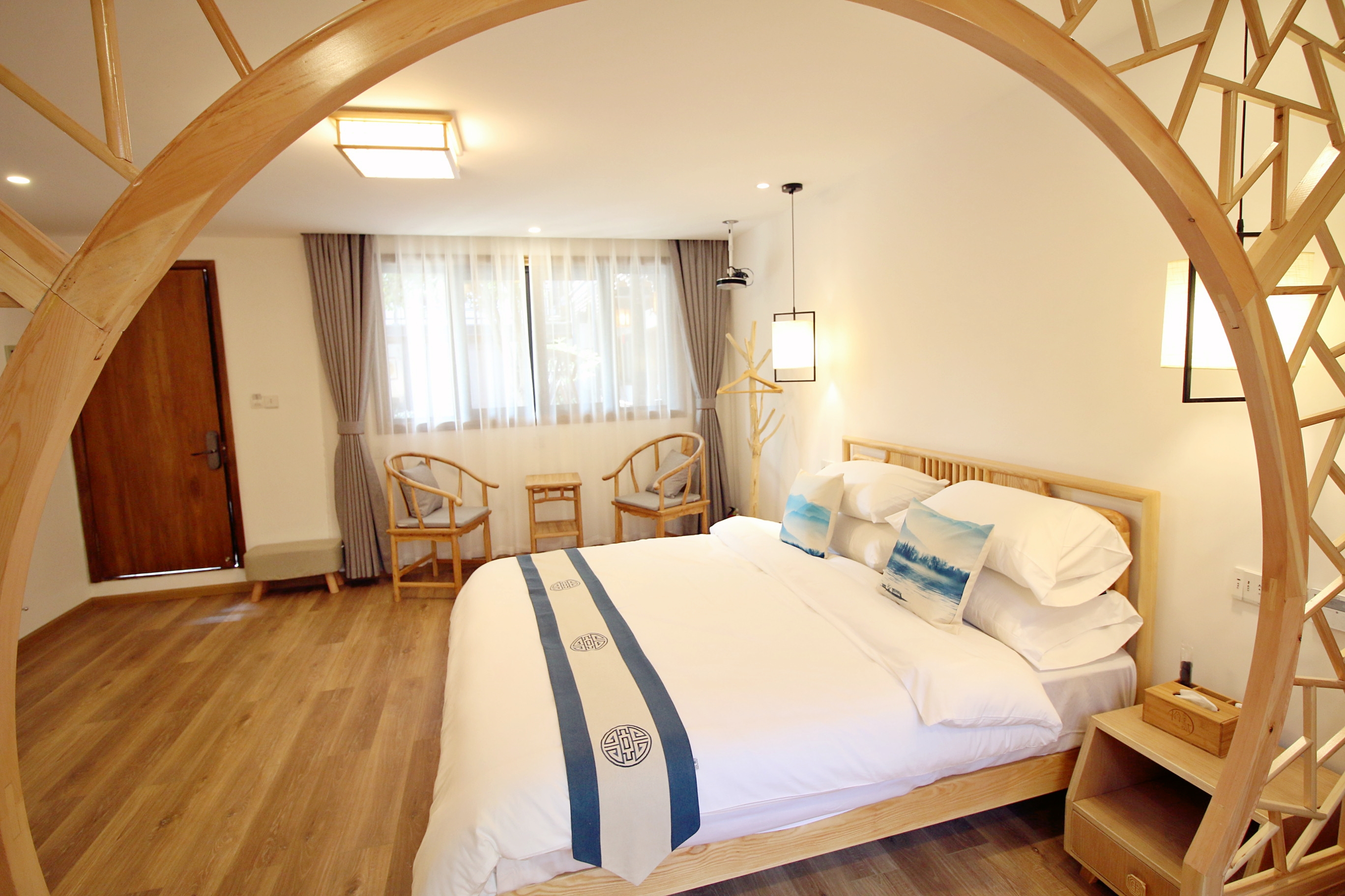 修竹|庭院大床房（超大空间＋独立浴缸+新中式全身镜）